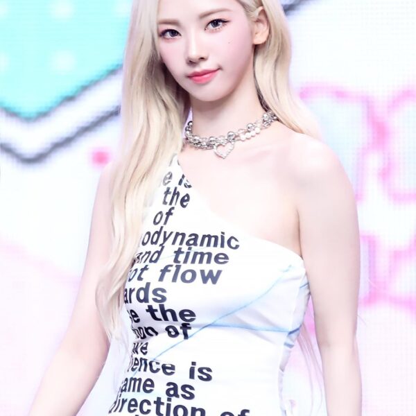 230526 aespa - Spicy (230520 Show! Music Core Stage Pics)