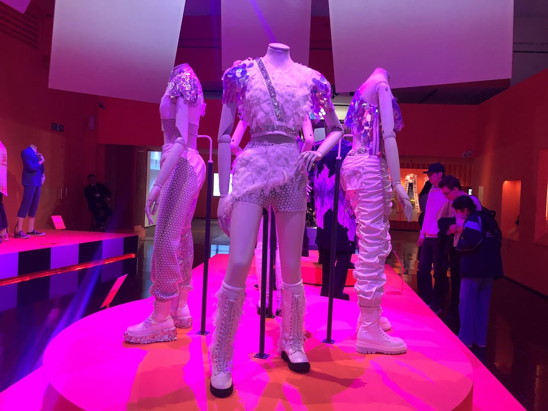 aespa’s Next Level outfits in the V&A’s ‘Hallyu! The Korean Wave’ exhibition.