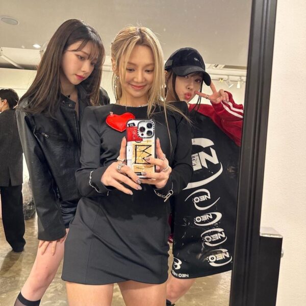 230207 Hyoyeon Instagram Update with Karina and Winter