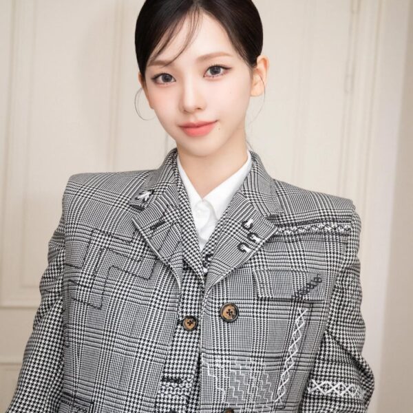 230706 Karina @ Thom Browne's Haute Couture Collection in Paris