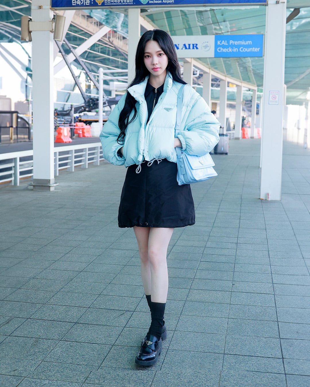 240112 Prada Twitter Update with Karina - Karina from @aespa_official takes off for Milan to attend the Prada FW24 Menswear show in a full Prada look.