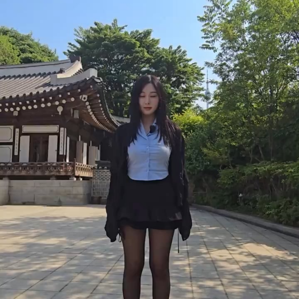 240614 Visit Seoul Twitter Update with Giselle - Day & Night in Seoul with GISELLE! Her Seoul adventure isn’t over yet! Check out the video for a hint about her next stop