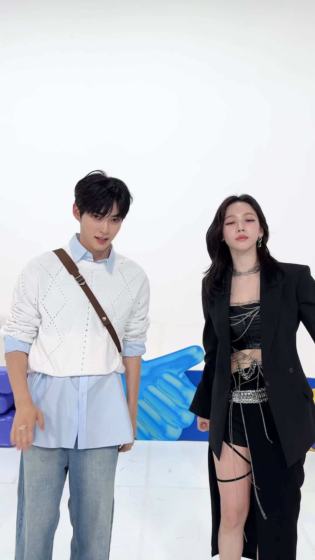 240602 ZEROBASEONE TikTok Update with Karina - with Senior Karina 'Feel the POP' 💘 (with Sung Hanbin)