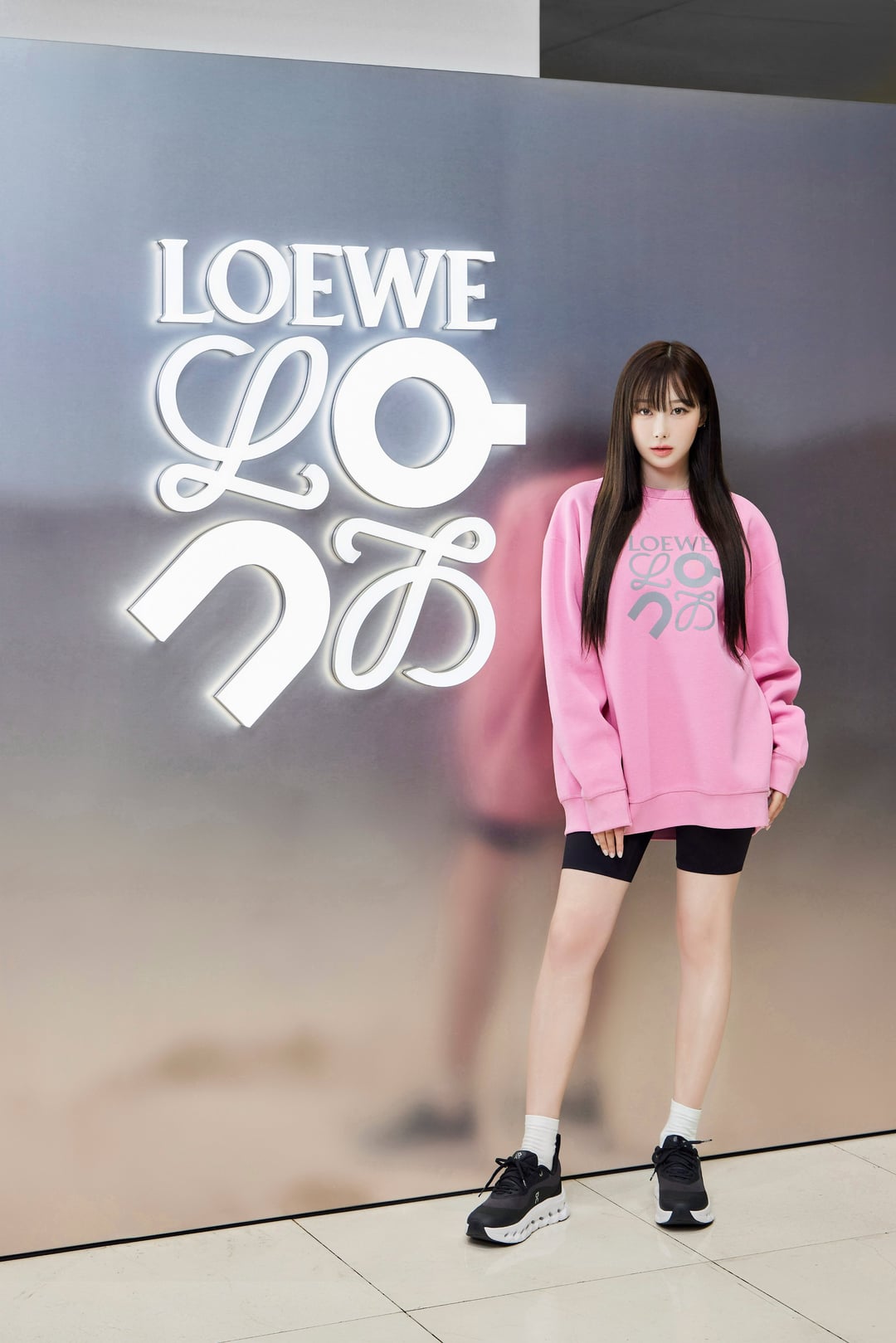 240531 Giselle @ LOEWE's On Collection Pop-up Store