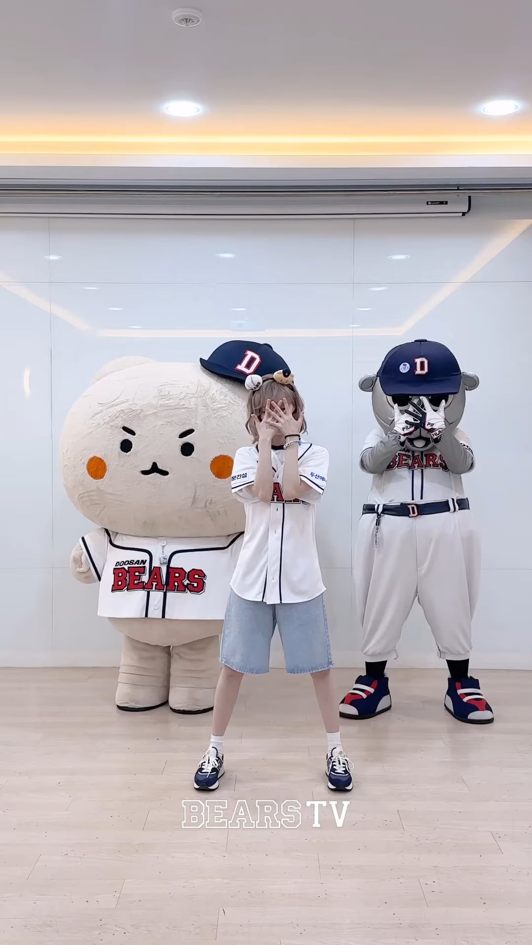 240726 BEARS TV YouTube Shorts Update with Winter (with Doosan Bears Cheolwoong & Mangom)