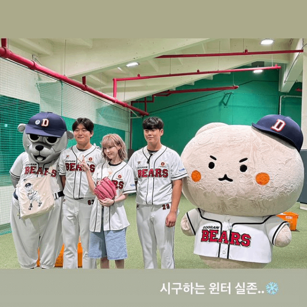 240725 Doosan Bears Instagram Story Update with Winter