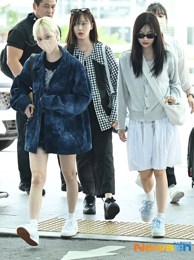 240719 Giselle, Winter & Ningning at Incheon International Airport heading to Singapore for aespa's 'LIVE TOUR SYNK : PARALLEL LINE' (Press Photos)