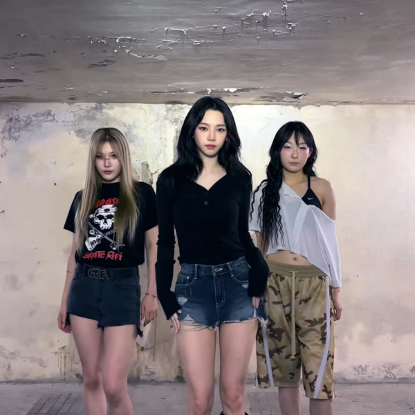 240814 aespa TikTok Update with Karina - Pocket Locket 🚀 (with Yoon Sujin & Gwon Sebyeol)