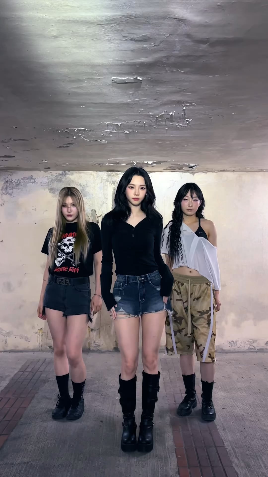 240814 aespa TikTok Update with Karina - Pocket Locket 🚀 (with Yoon Sujin & Gwon Sebyeol)