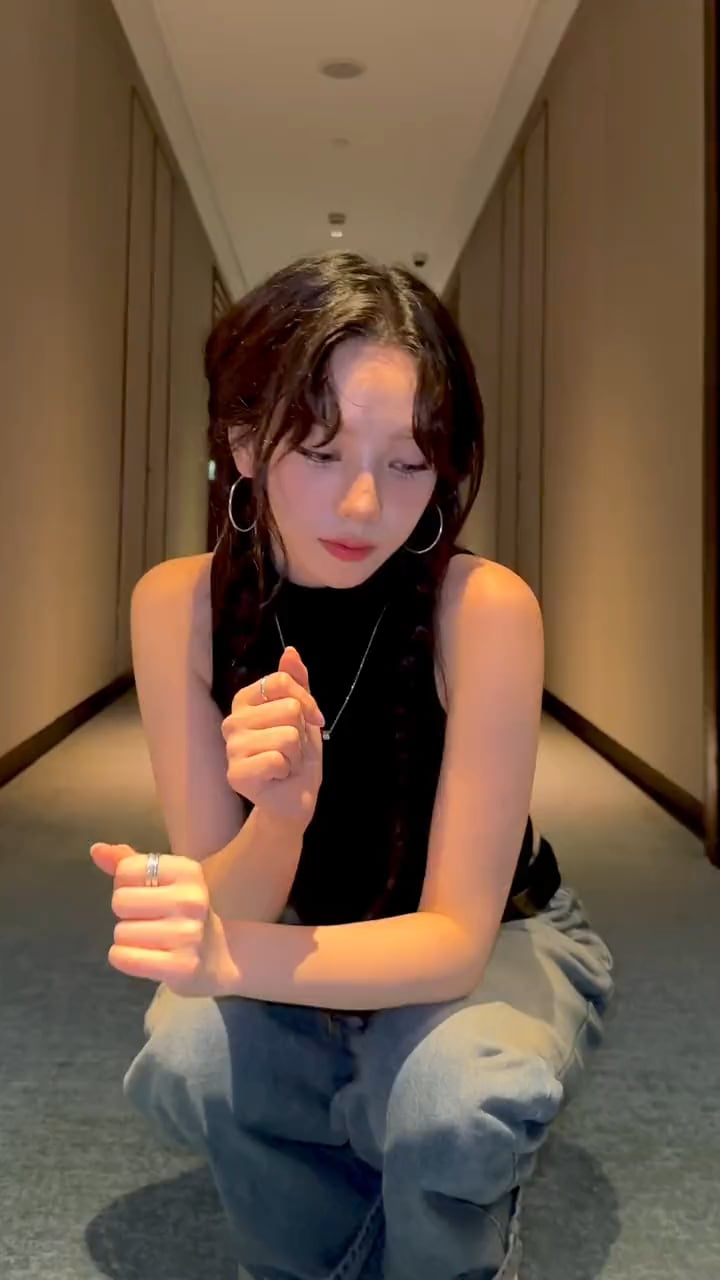 240826 aespa TikTok Update with Karina - 🆙️