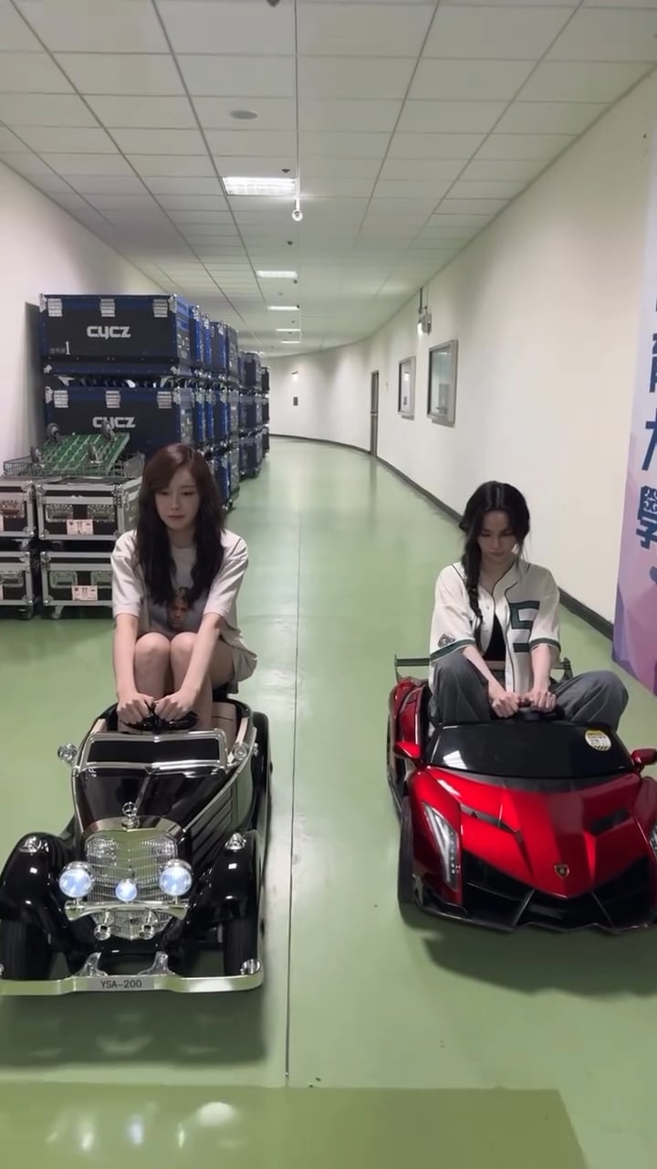 240810 aespa TikTok Update with Karina & Giselle - bungbung 🚘