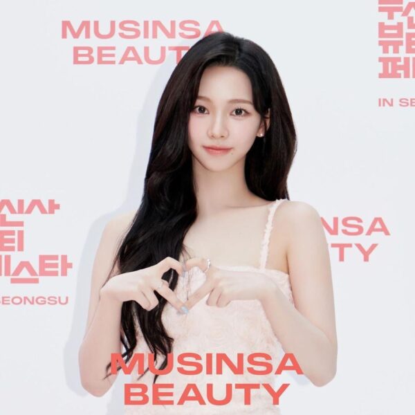 240909 Karina for MUSINSA BEAUTY - Last Friday, Karina made a surprise appearance for the Pop-up opening of < Musinsa Beauty Fiesta in Seongsu >