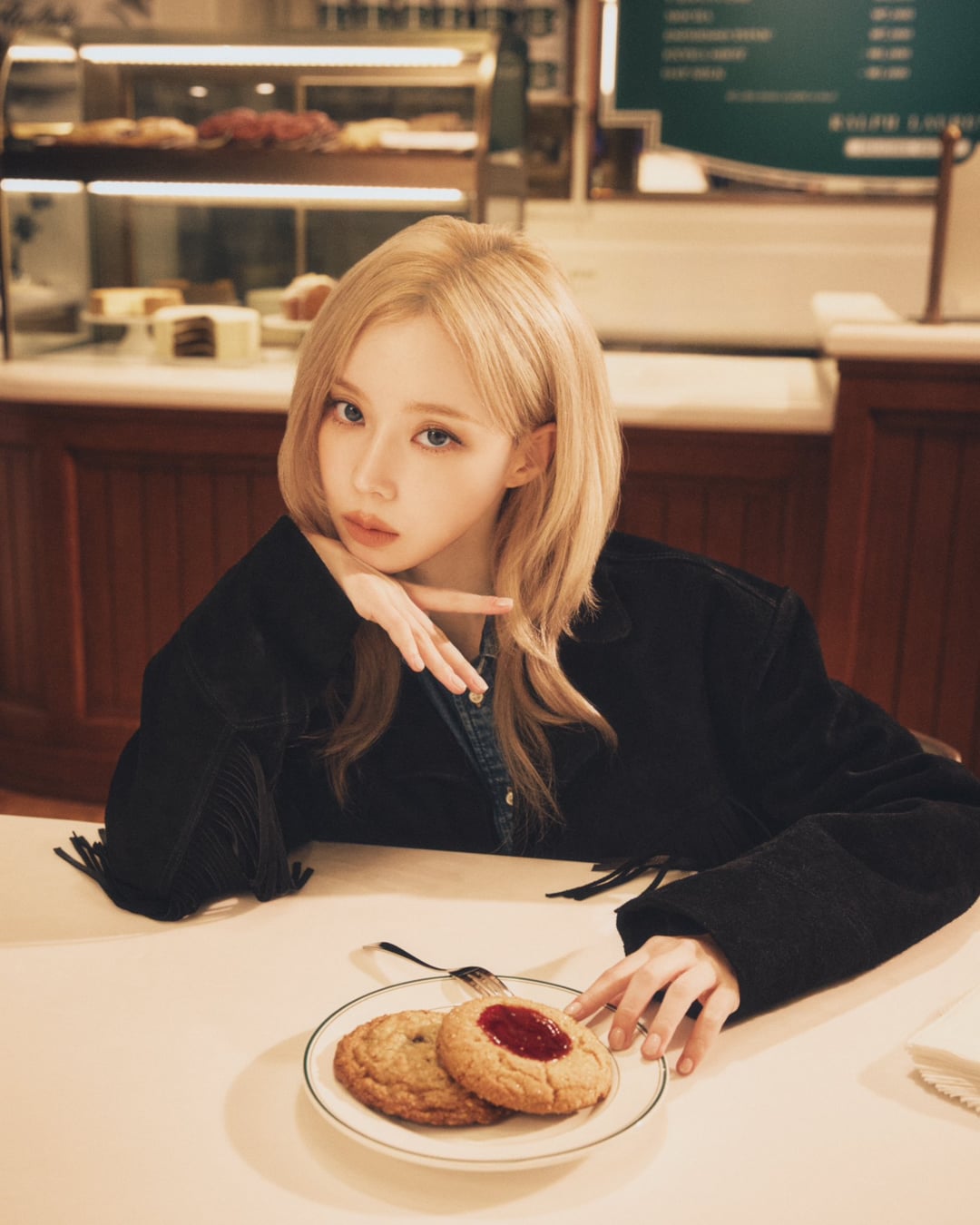 240909 Winter for ESQUIRE Korea x Ralph's Coffee Seoul