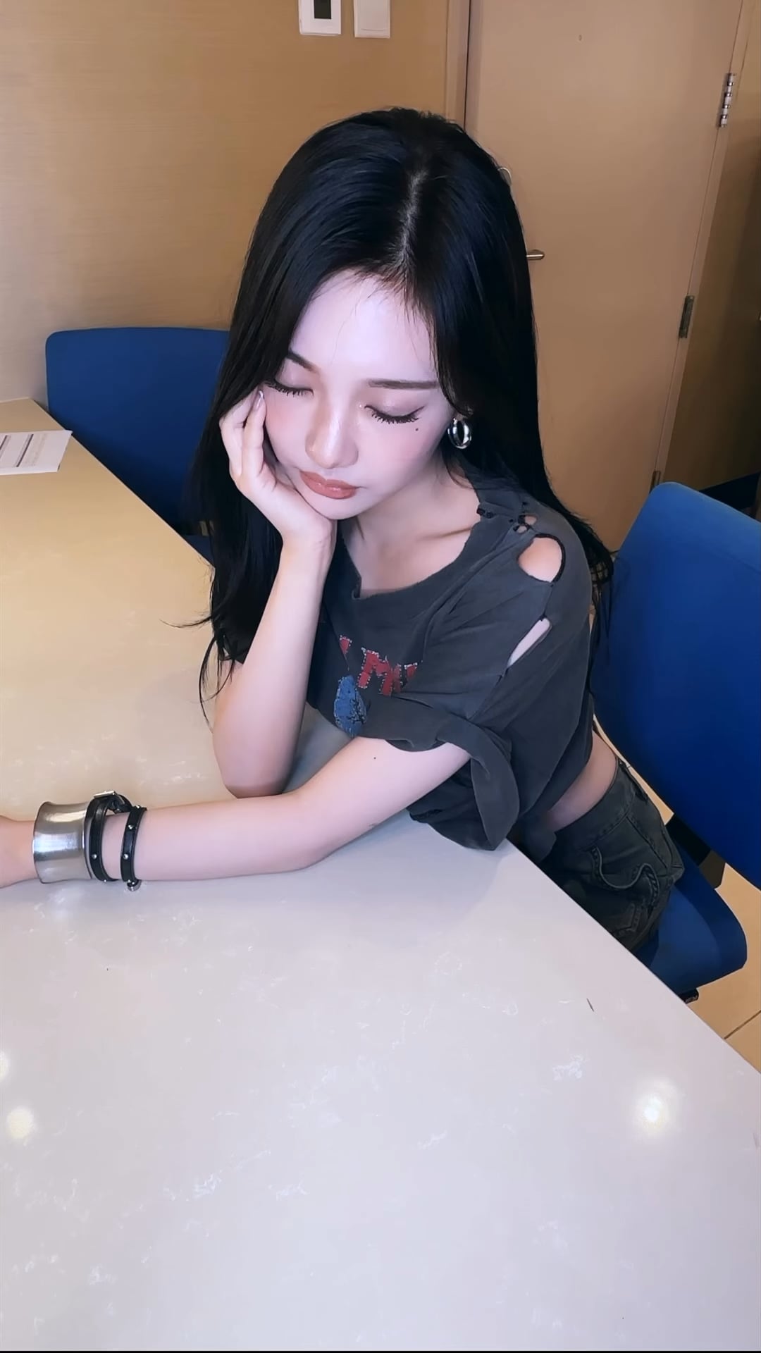 241004 aespa TikTok Update with Ningning - Spoiler alert 🚨